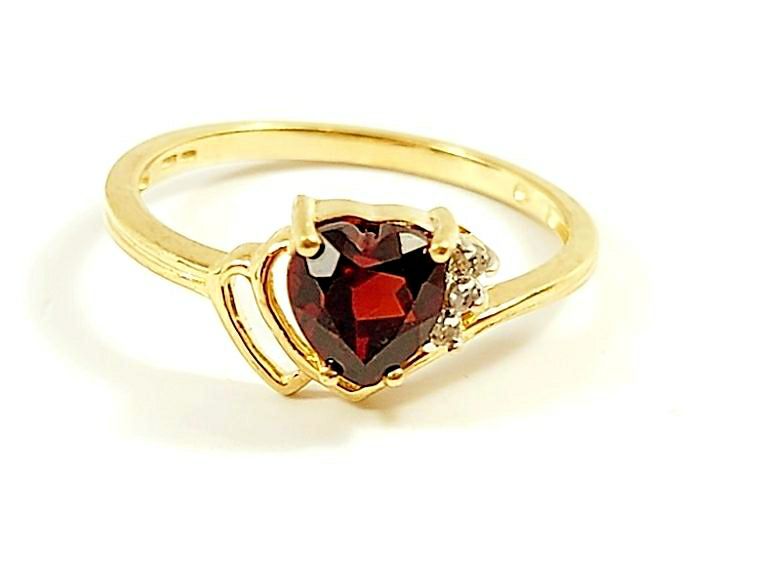 10k Gold Garnet Diamond Ring