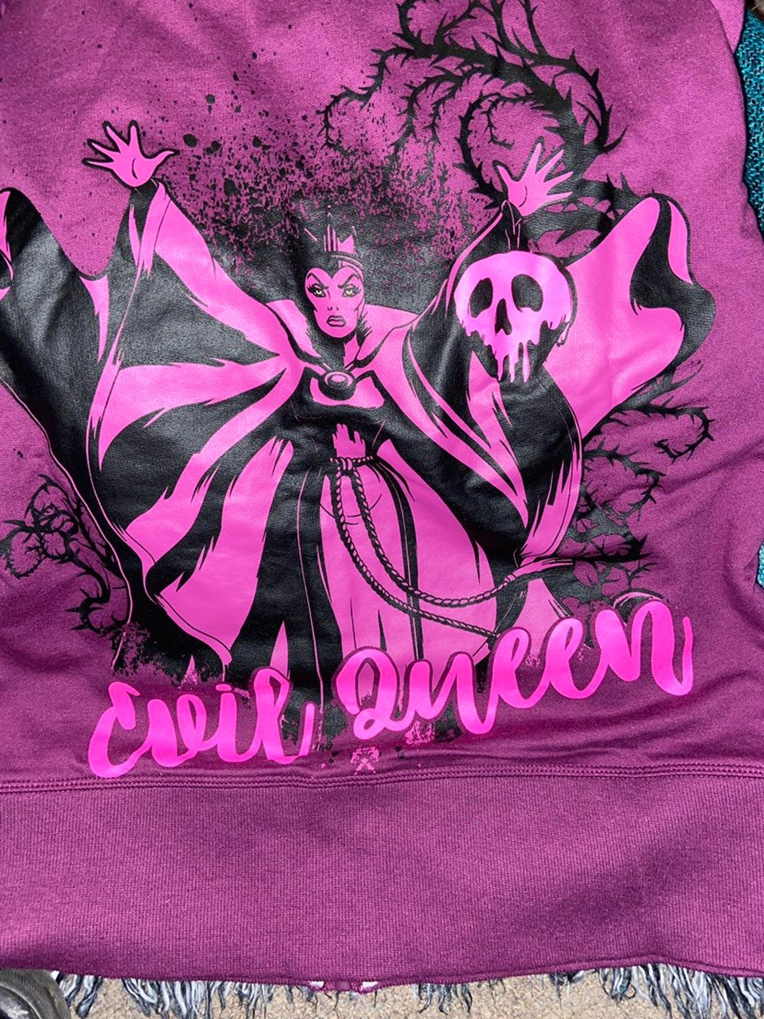 Disney woman size s queen evil hoodie