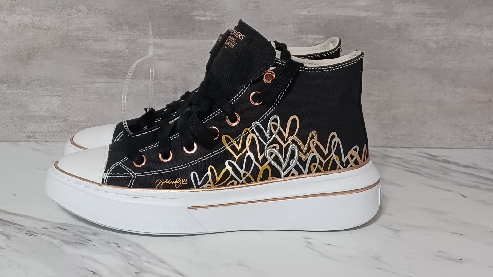 Skechers JGoldCrown Cordova Classic-Chic Love Women's Size 9