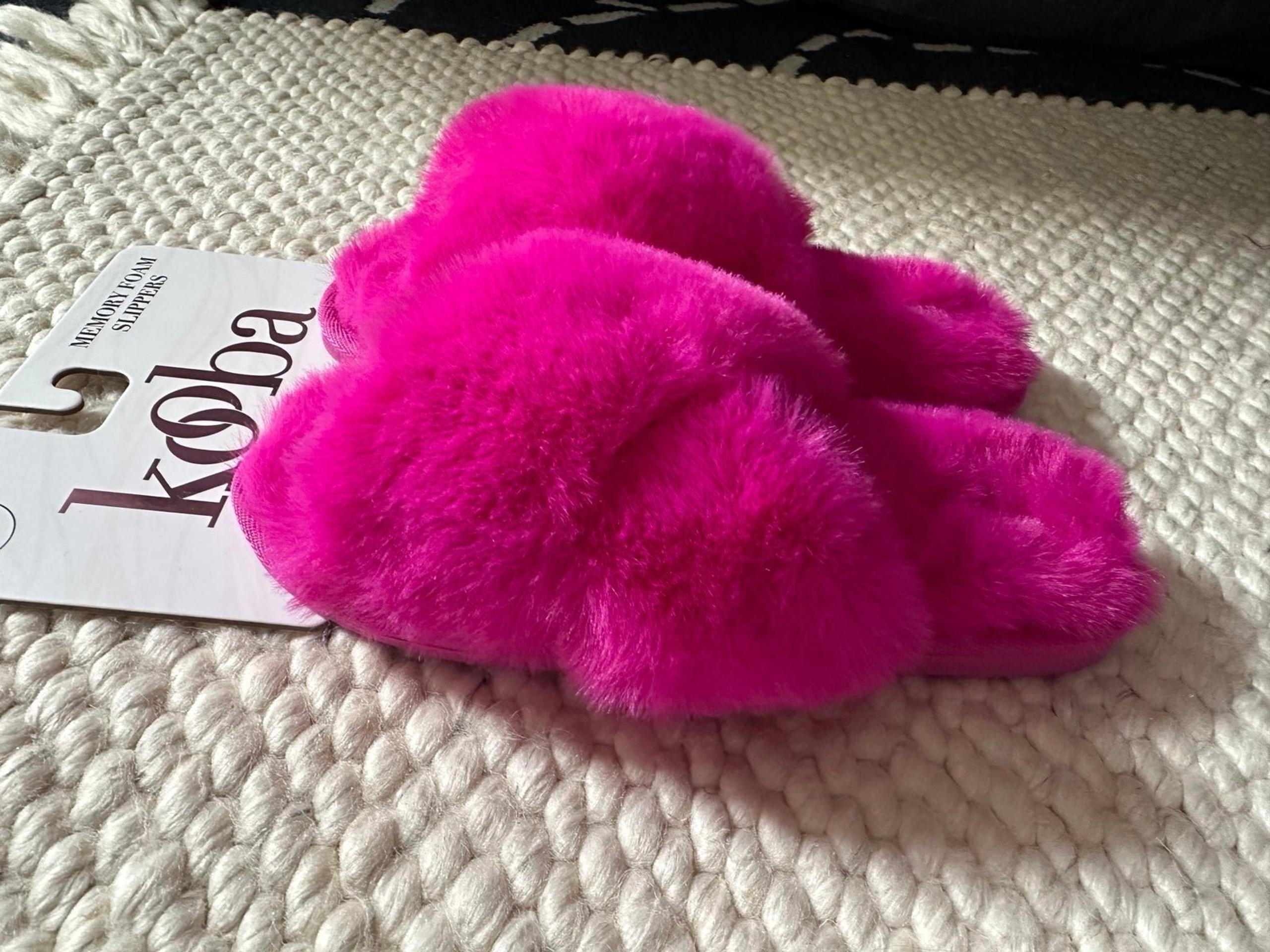 NEW Kooba HOT PINK Memory Foam Fuzzy Slip On Slippers US Size 6.5-7.5 Price FIRM