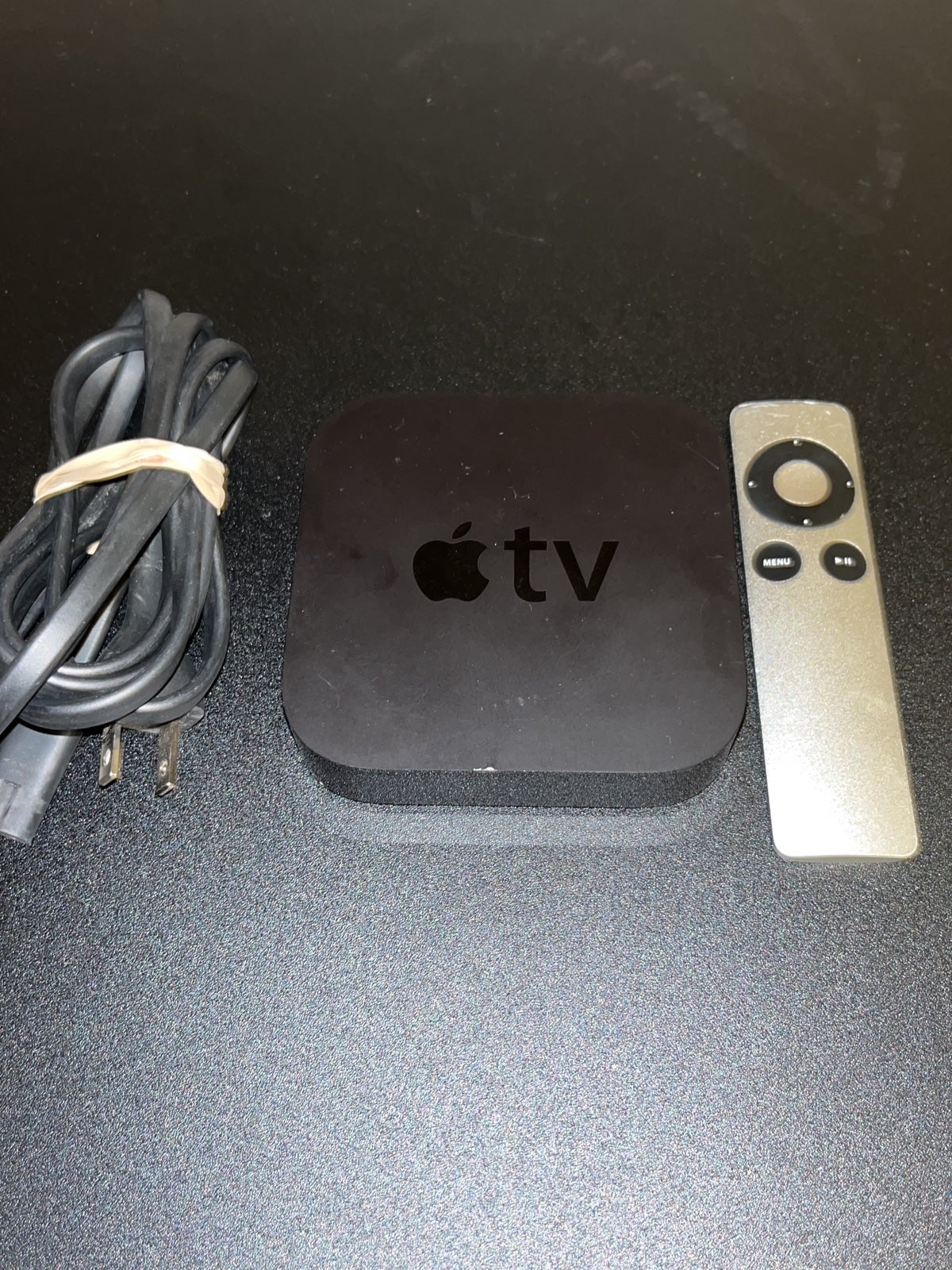 Apple TV (3rd generation) w/ HDMI CABLE