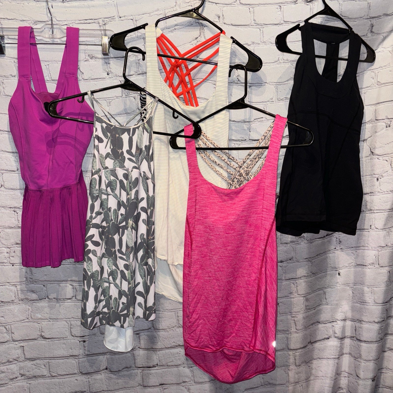 Lululemon Lot Of 5 Tank Tops! All Size 6 Different Prints And Patterns.