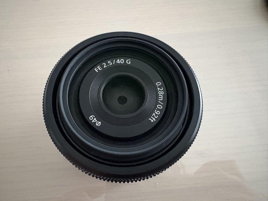 40mm f/2.5 G & ALC-SH165 & ZX II Protector
