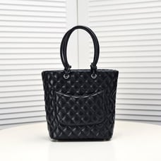 Portable vegetable basket and medieval bag