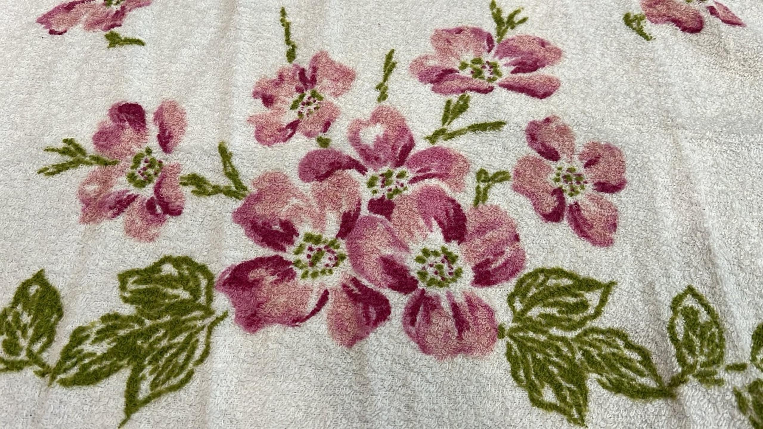 NWOT Cannon purple floral bath towel with crochet edges