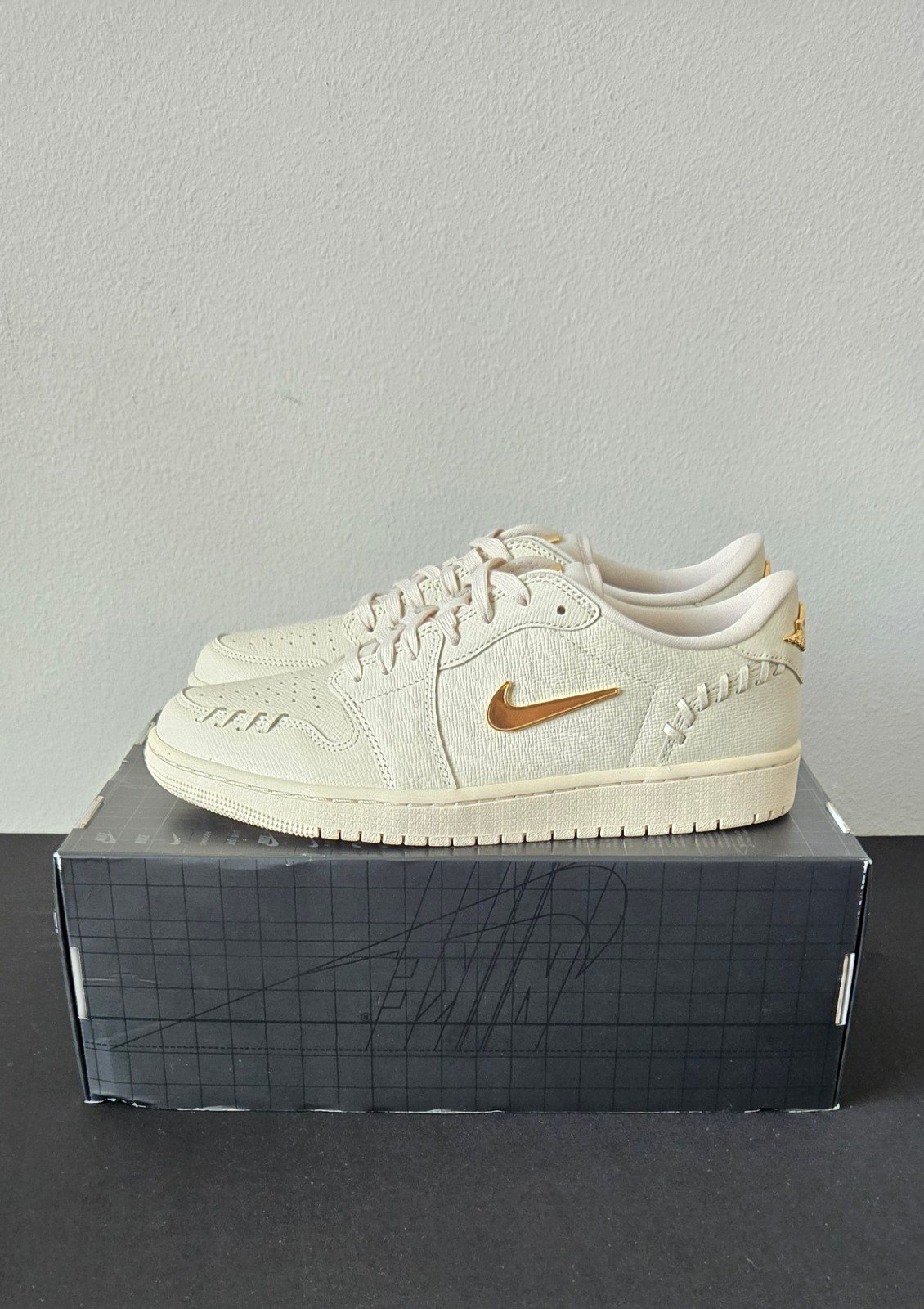 WMNS AIR JORDAN 1 LOW METHOD OF MAKE LEGEND LIGHT BROWN SIZE 11W/9.5M