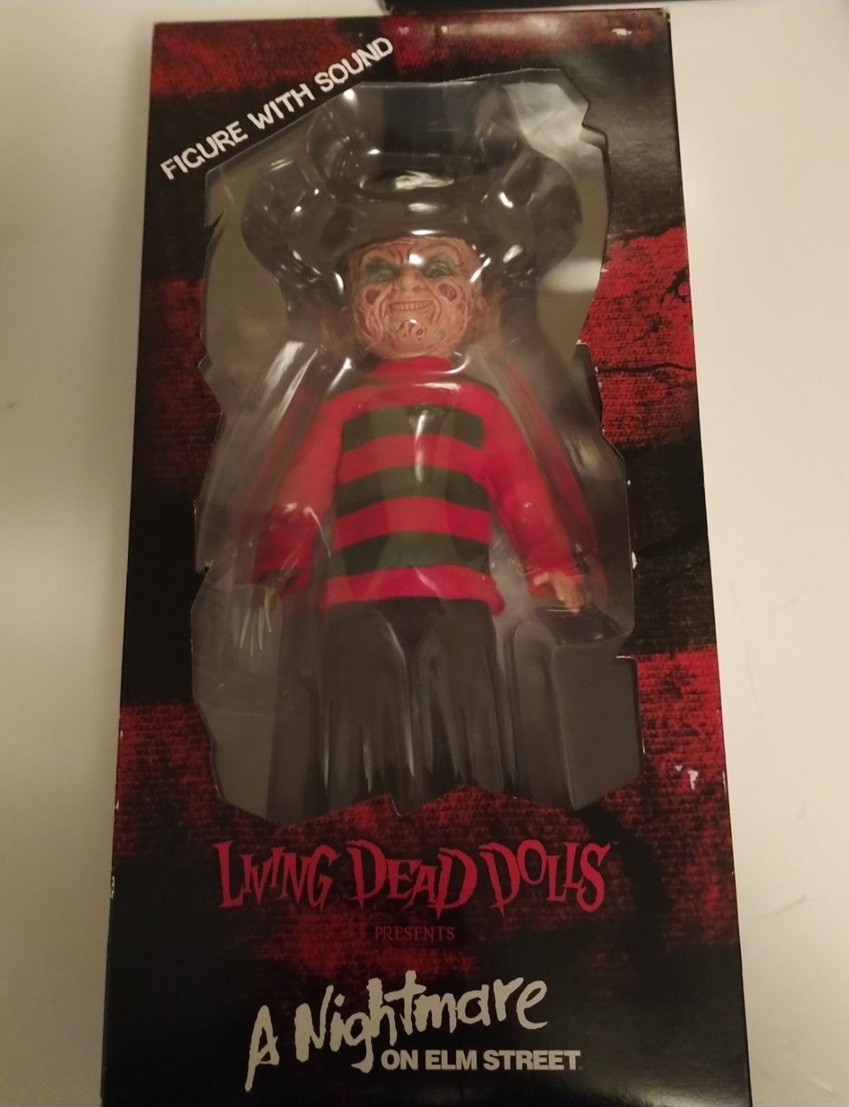 Living Dead Dolls Freddy Krueger with Sound - detail