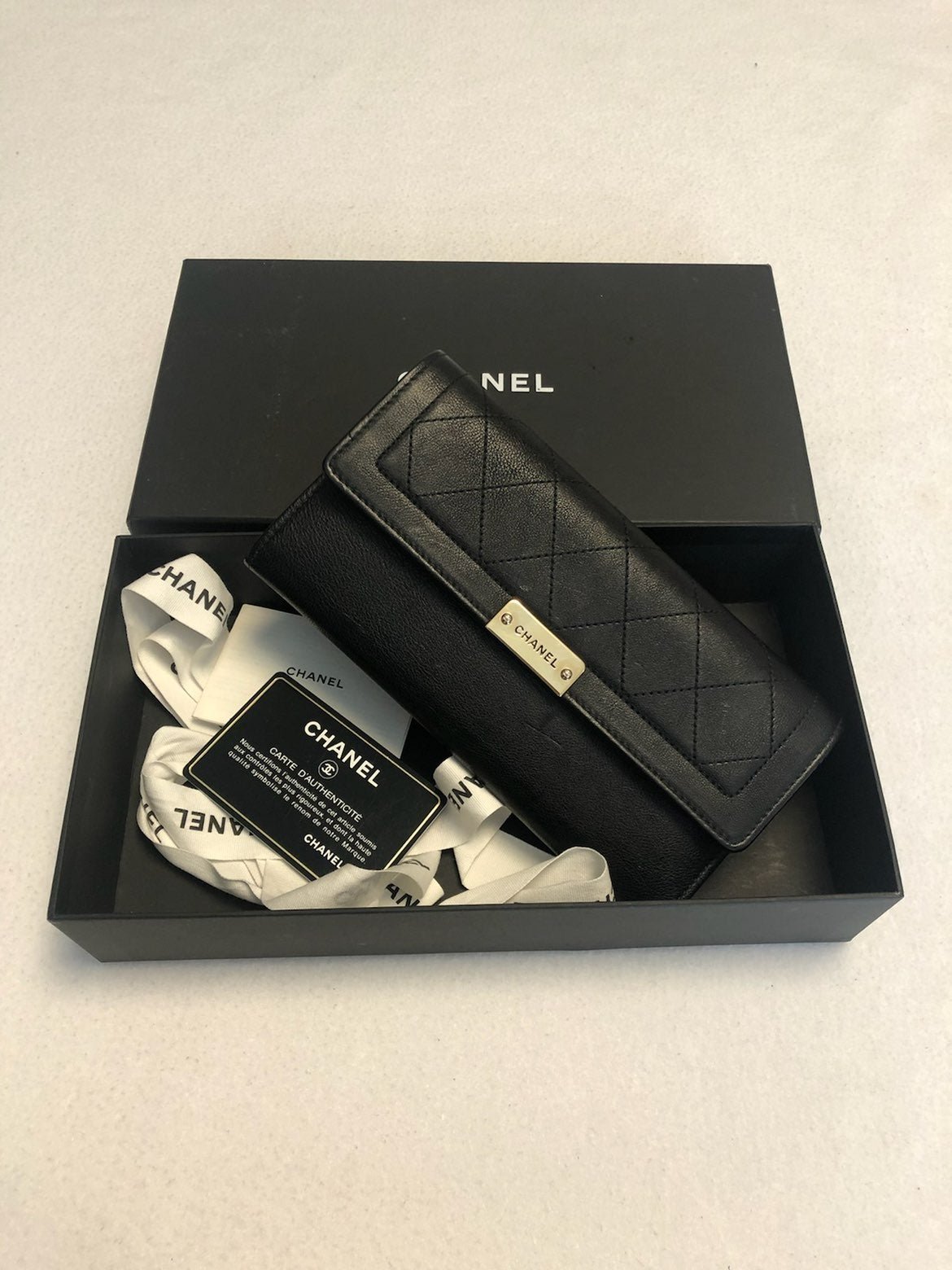CHANEL LABEL CLICK FLAP WALLET