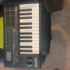 M-Audio Axiom25 midi keyboard