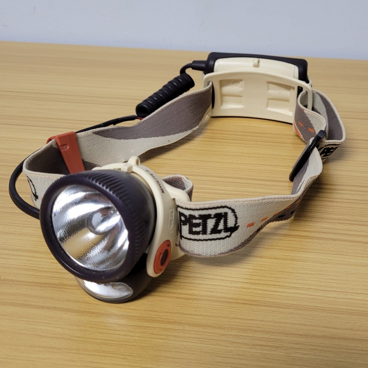 Petzl MyoLite 3 Hybrid Headlamp Battery Powered Light Lamp AAA Brown iii