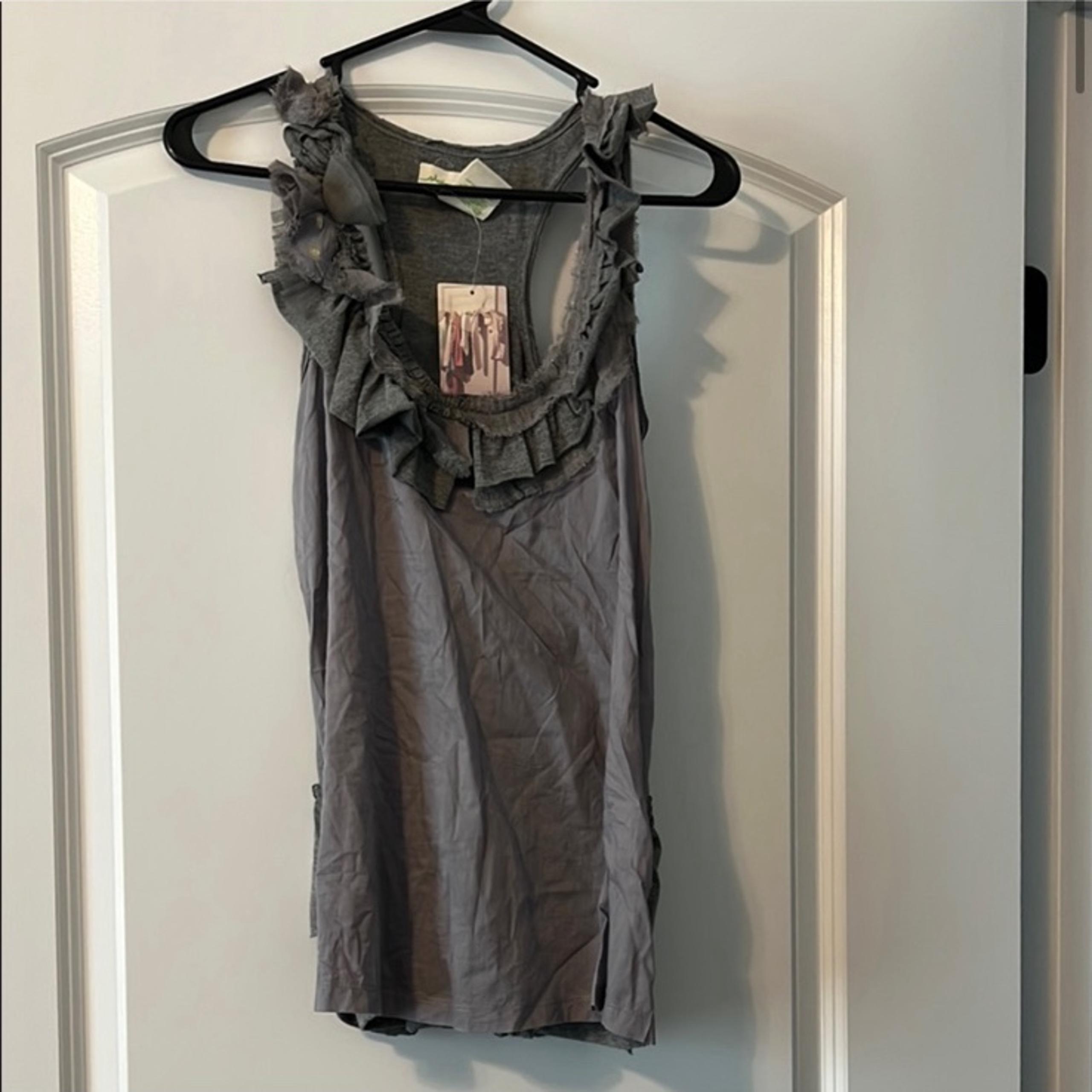 Staring at stars gray ruffled tank