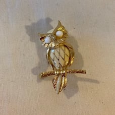 Hobe Signed Vintage 60s Horned Owl Cream Enamel Goldtone Pin Brooch