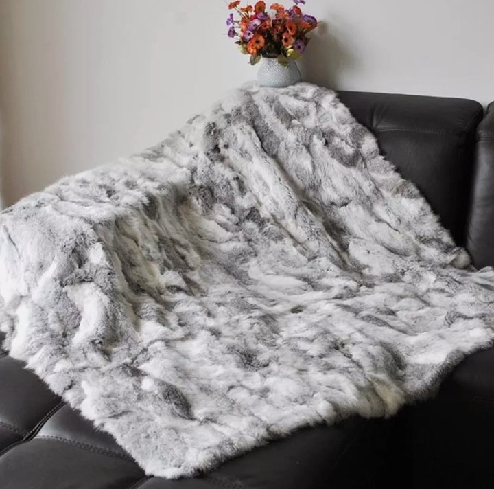 Real Rabbit FUR Throw Blanket Patchwork Skin Fur Rug 42 x 22 Pelz Leather Pelt