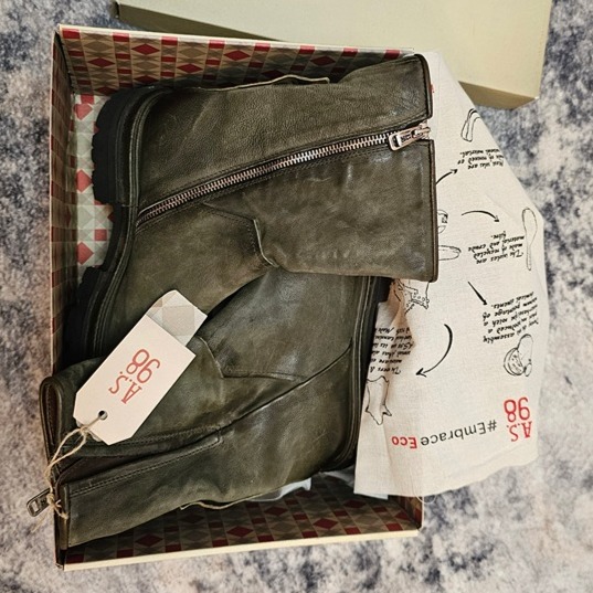 Womens leather boots
