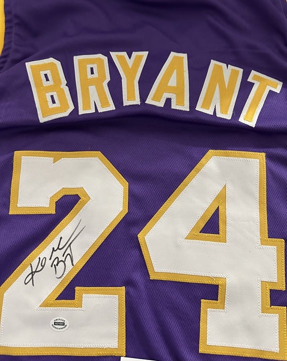 KOBE BRYANT SIGNED LA LAKERS AUTOGRAPHED CUSTOM JERSEY W/COA (LOS ANGELES) - 523