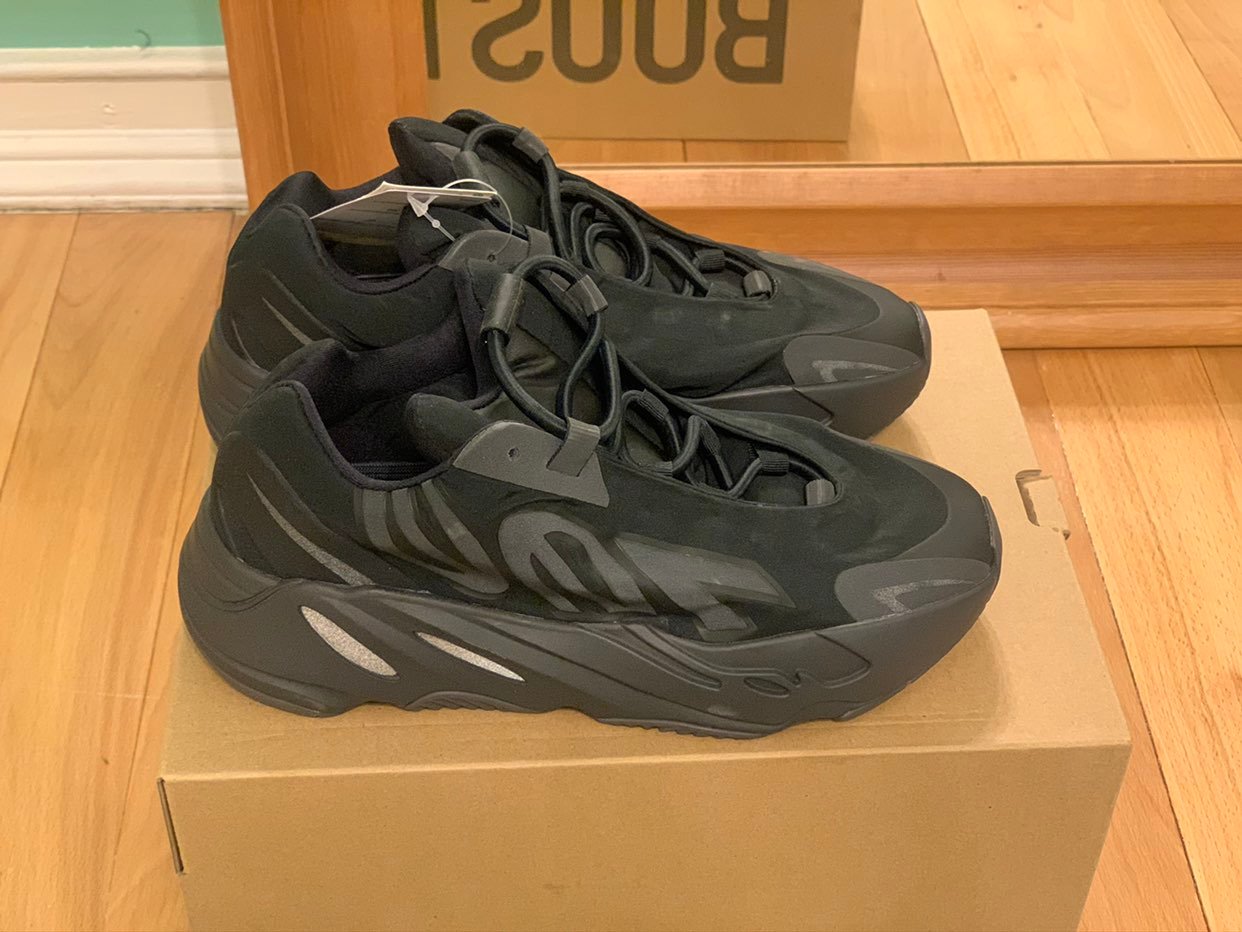Yeezy Adidas Boost 700 MNVN