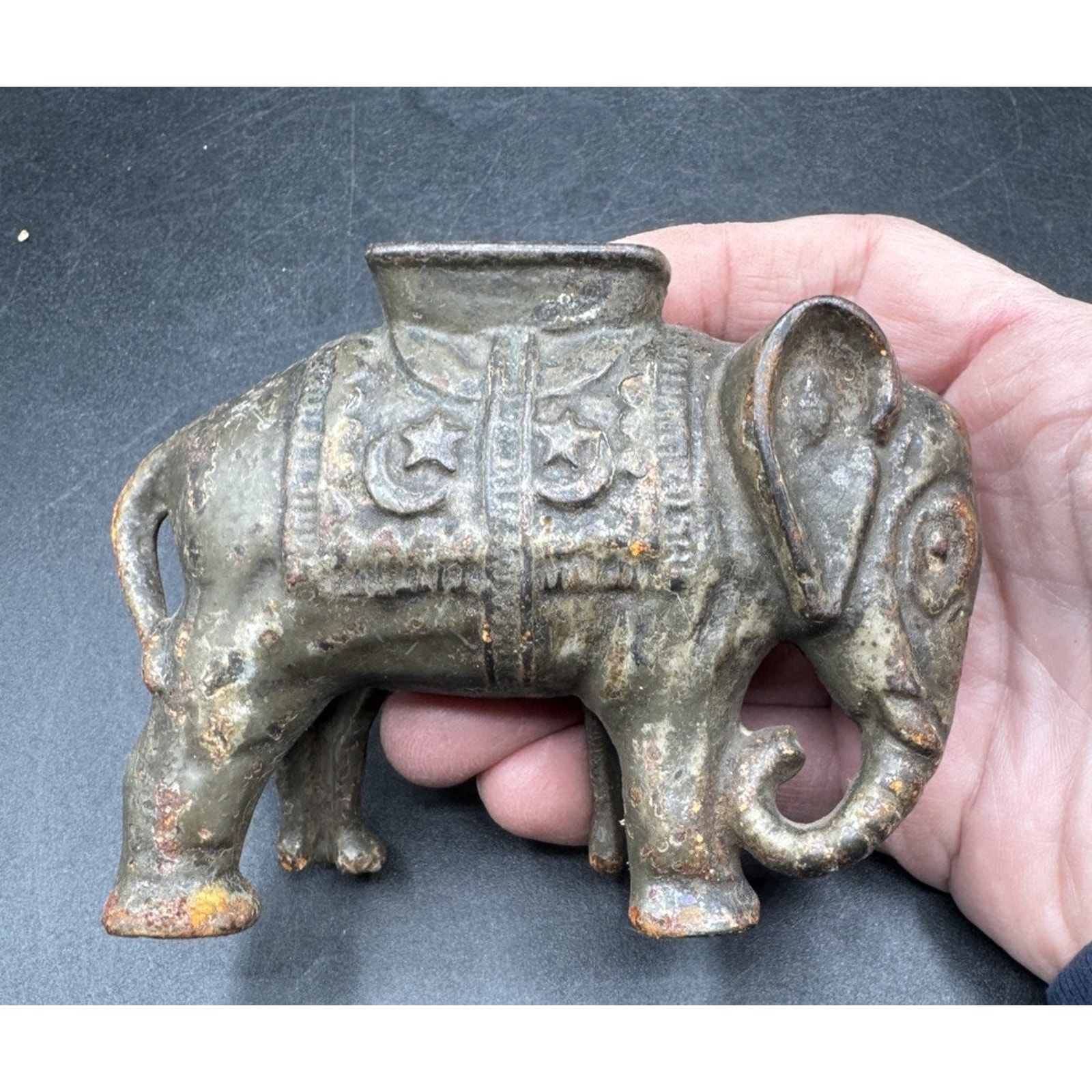 Rare Antique Cast Iron Circus Elephant Coin Bank Animal -TO13
