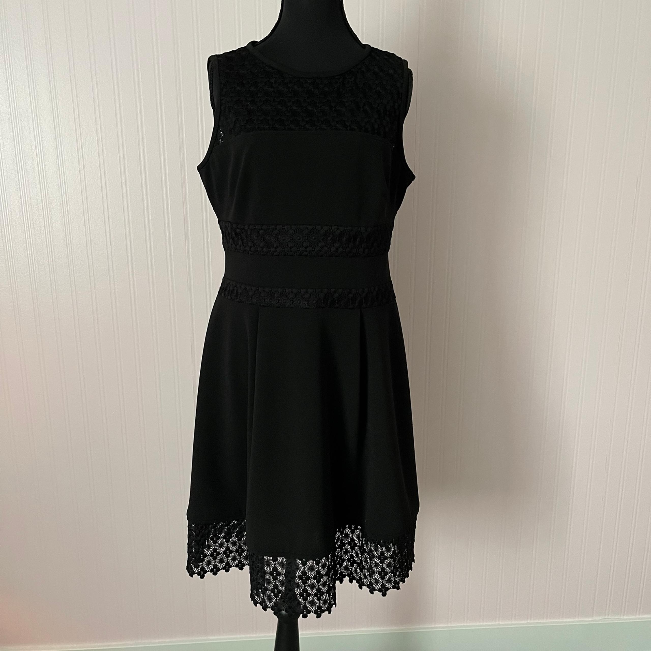 Lauren Ralph Lauren sleeveless dress size 8 lace career knee length zip office