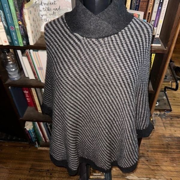 Banana Republic wool blend pullover cozy poncho