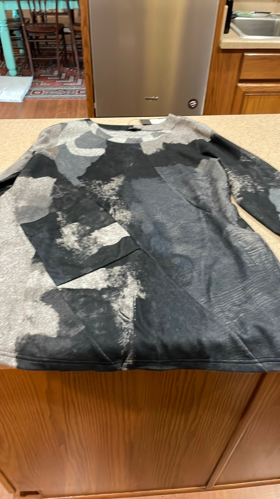 DAMEE Size Large Long Sleeve Fleece Pull Over With Front Pocket