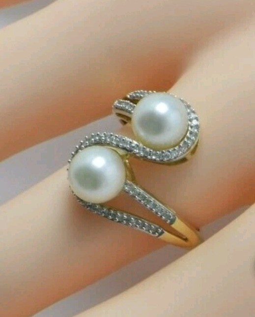 14K Yellow Gold Double White Pearl Ring with Diamond Halo Size 7