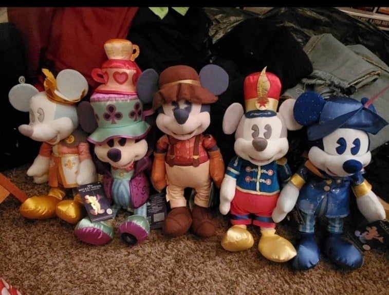 New Disney Disneyland Exclusive Mickey Mouse Main Attraction set of 5 plushes