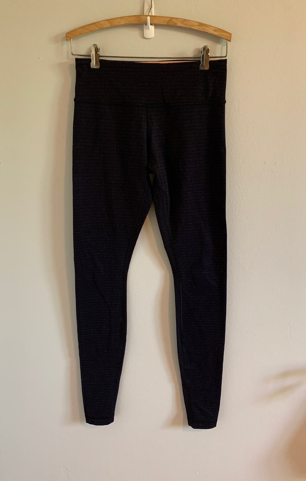 Lululemon leggings size 6