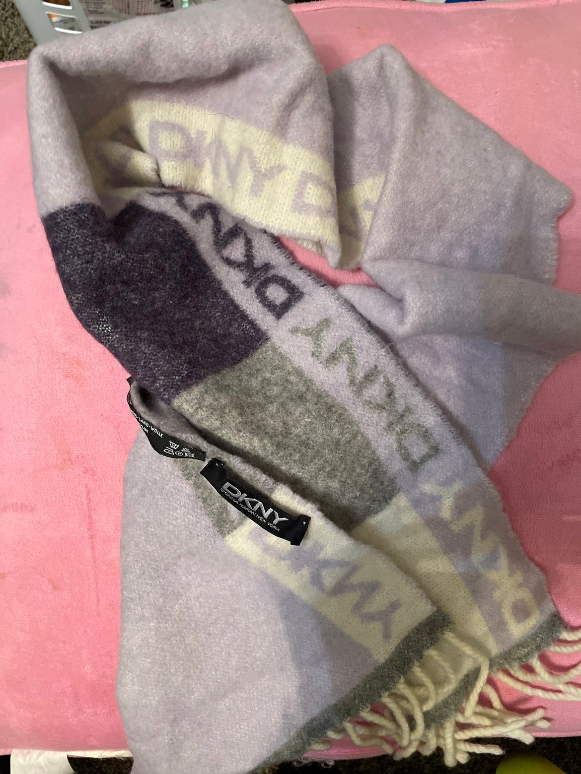 Dkny scarf