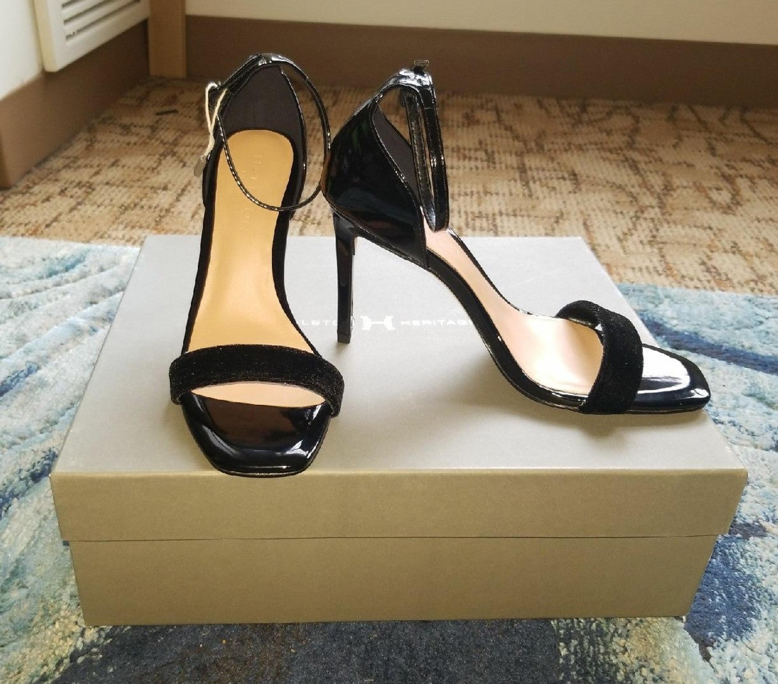 Halston Heritage black heels sz. 6 NIB!
