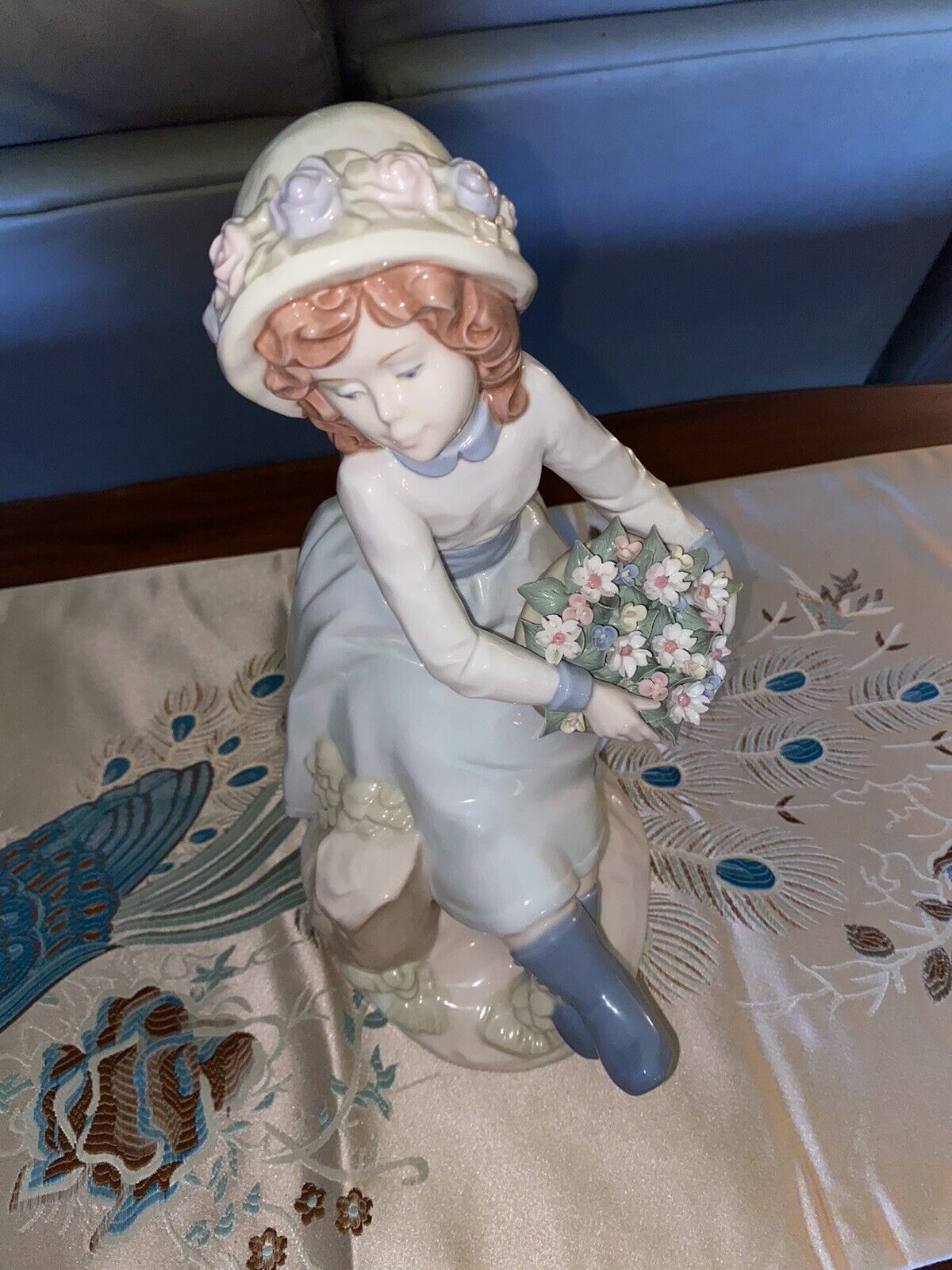 Large Nadal Figurine Woman with Pink & Blue Dress and Big Sun Hat