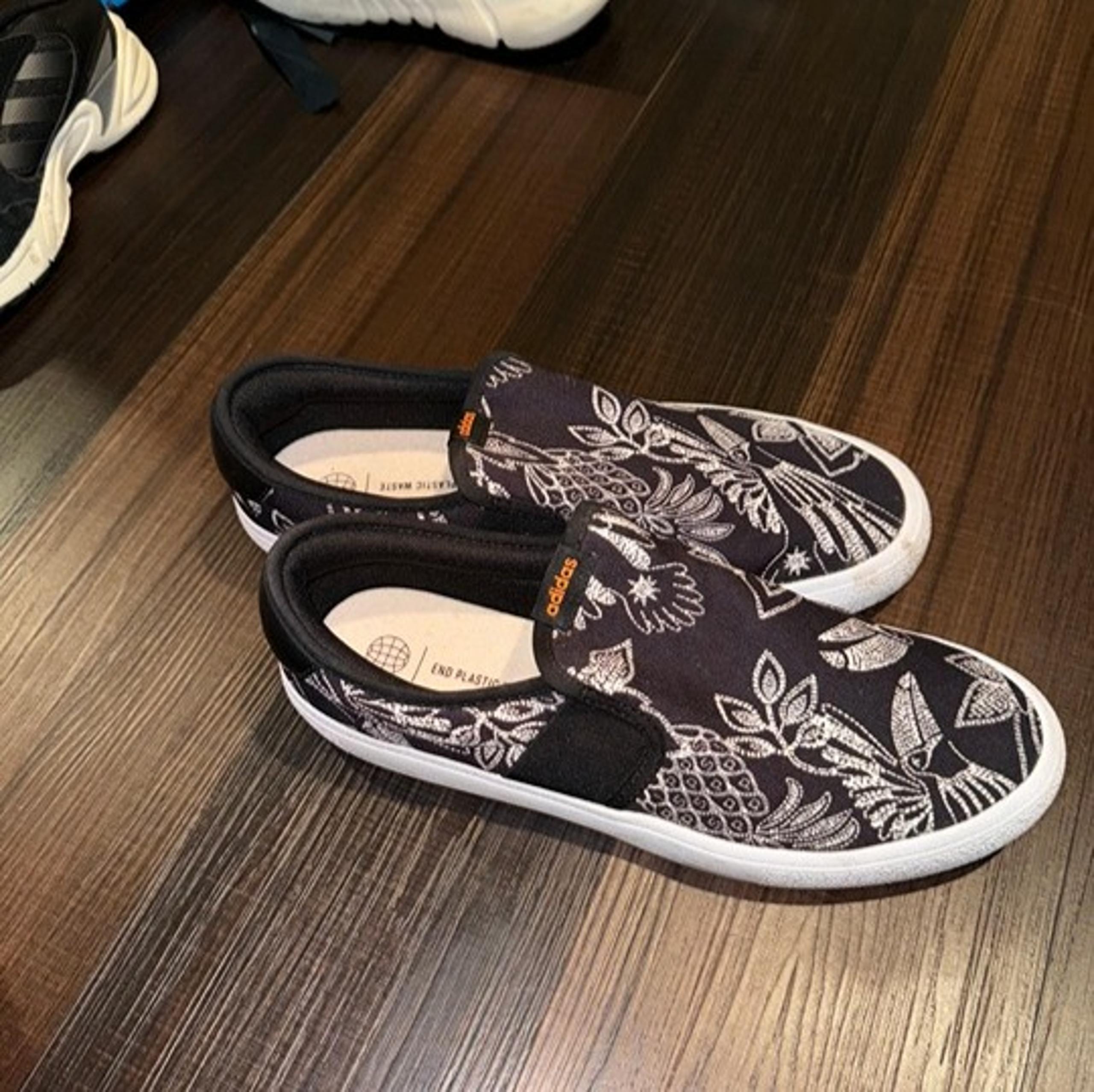 Adidas Vulcraid3r Slip On Sneakers Men's Size 9.5 Skateboarding