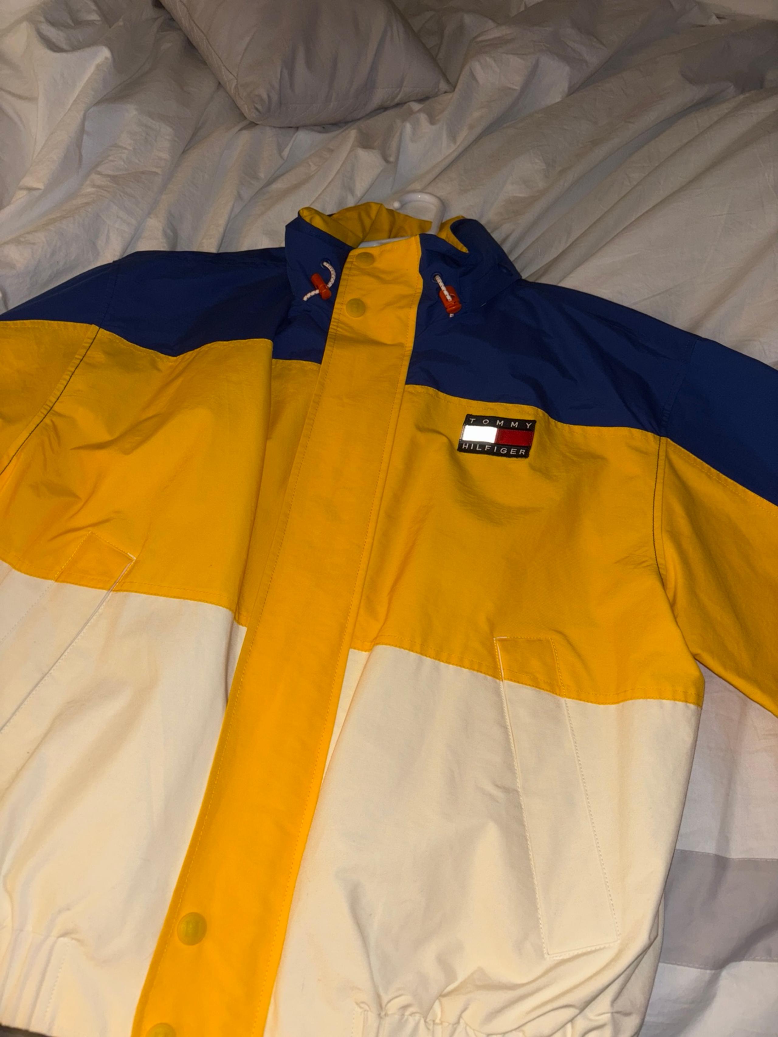Vtg Tommy Hilfiger Men’s Windbreaker XXL Yellow /White/ Blue