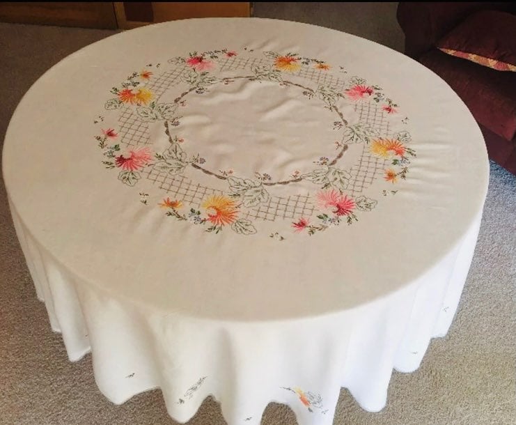 VINTAGE round Montego Bay Tablecloth