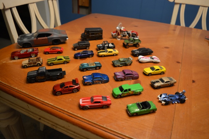 HOT WHEELS / MATCHBOX AND MORE USED CARS