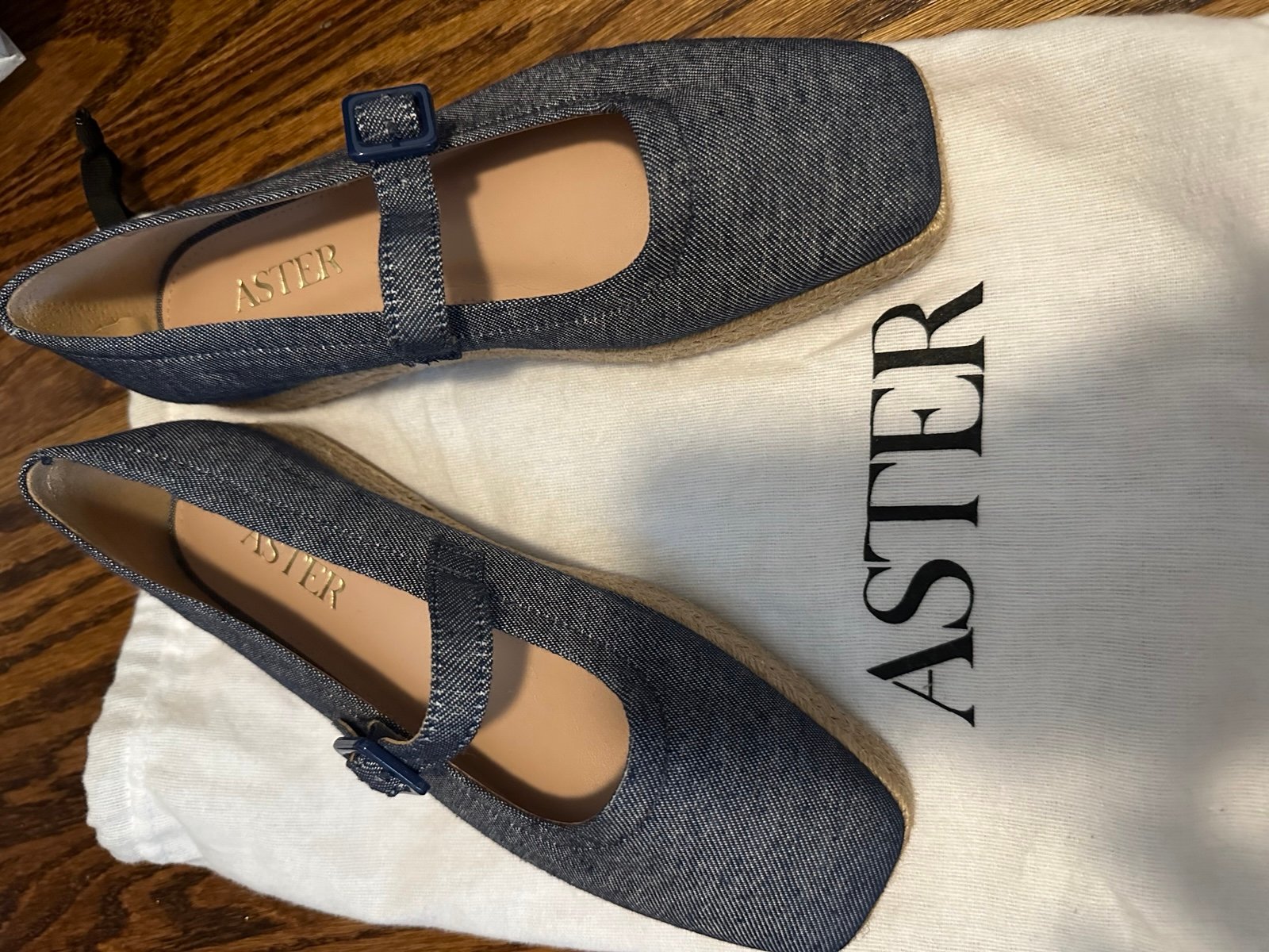 Brandnew never used Aster size 6