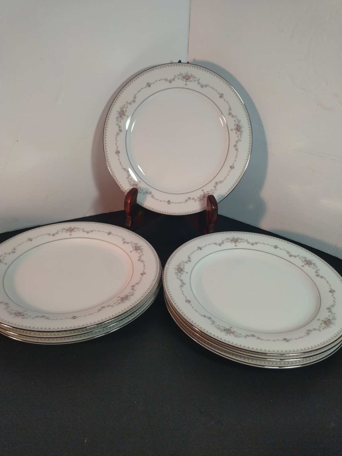 Noritake Fairmont 7 dinner plates