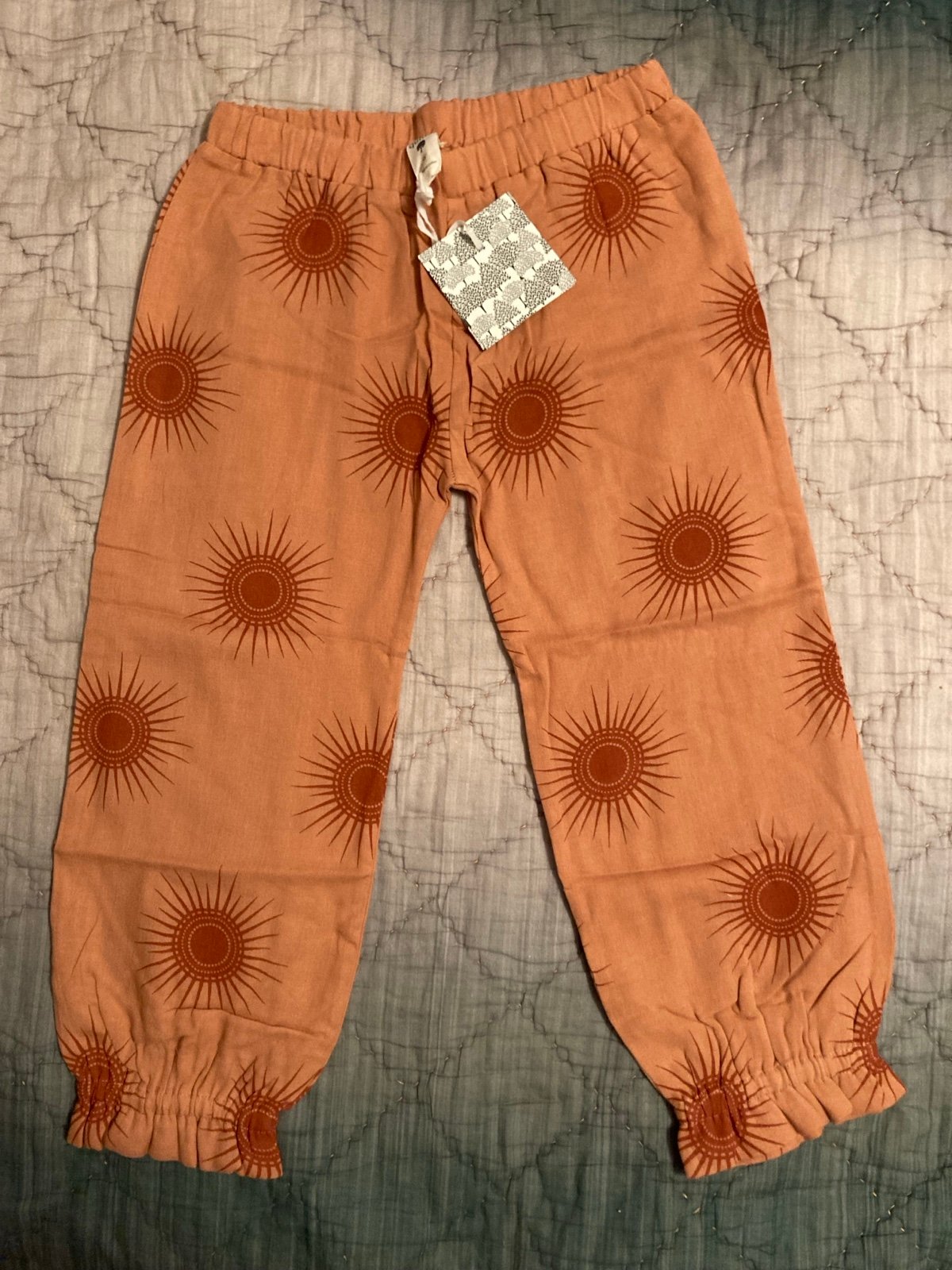 Kate Quinn sun pants