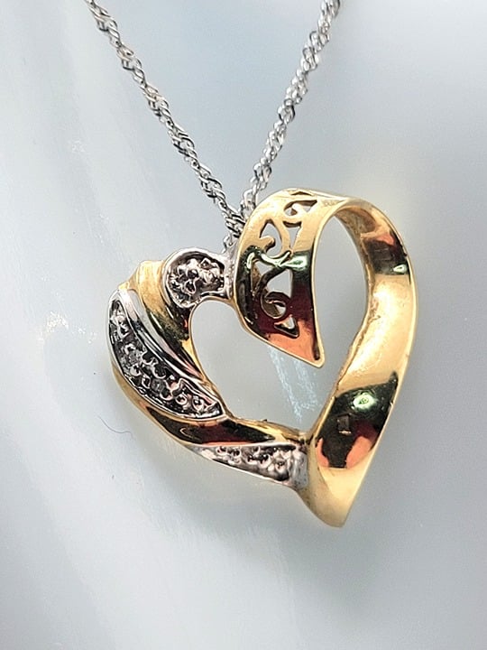 Vintage 10K Yellow White Gold Diamond Heart 10 White Gold Diamond Cut Chain 20