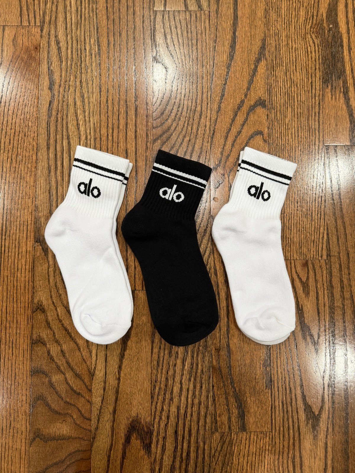 Alo Throwback socks 3 pairs brand new