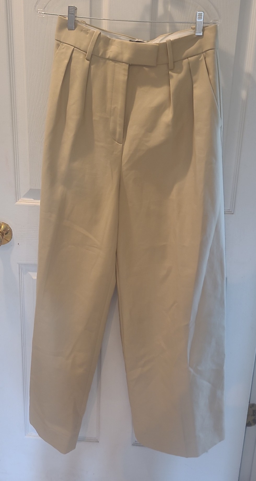 Womens baige dress pants size 6