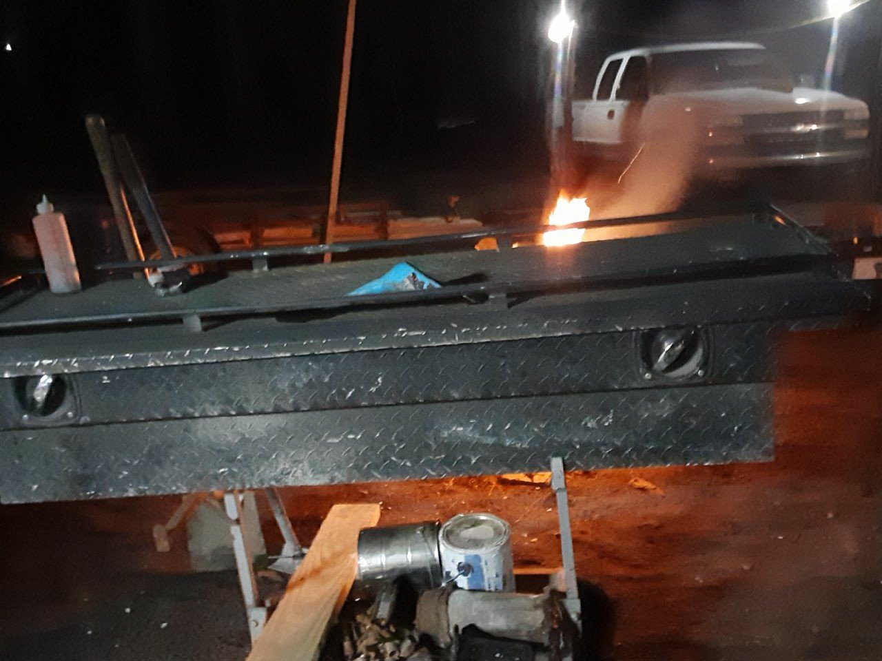 Cam locker for a full size truck