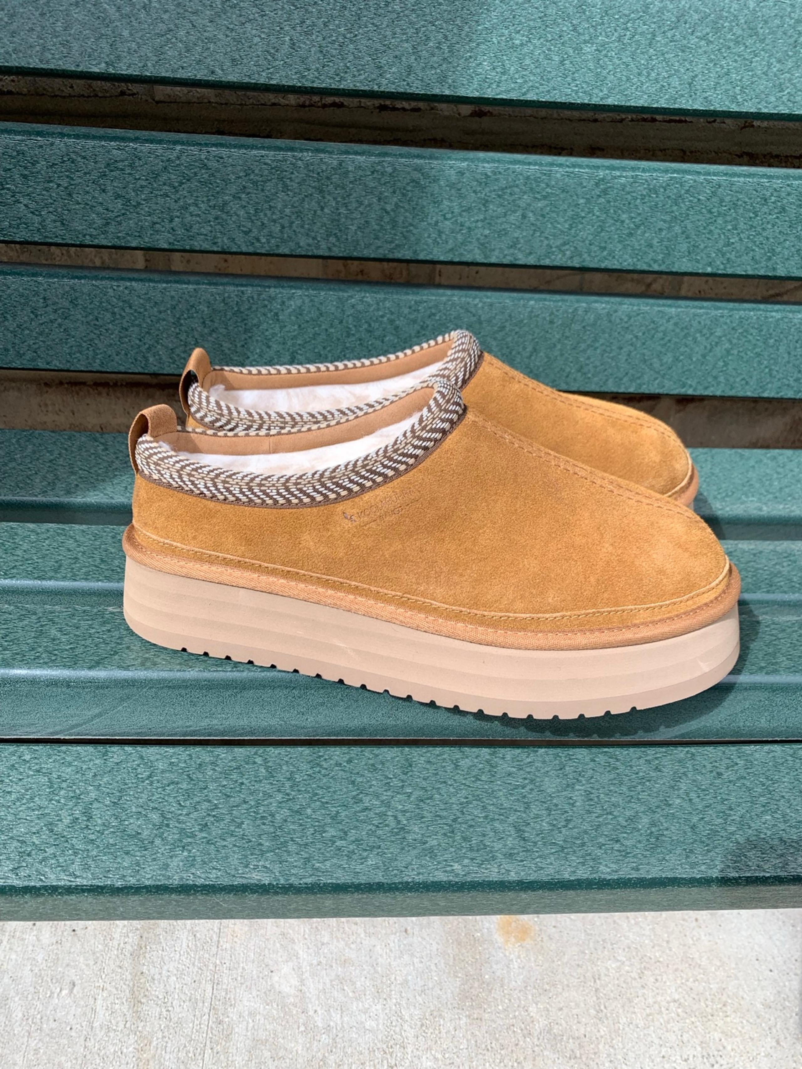 Koolaburra by UGG platform slippers new without tags women size 10