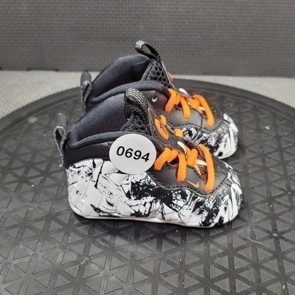 Toddler Sz 2 Black & White Nike Air Foamposite One Shattered Backboard Sneakers