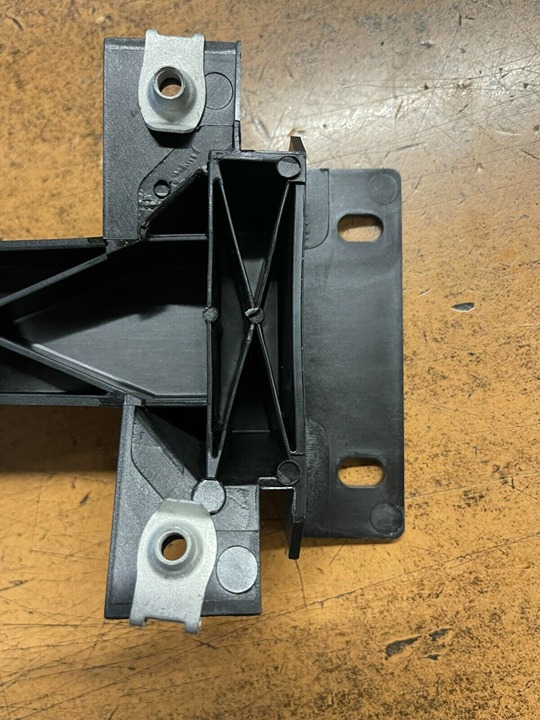 OEM 2016-2018 NISSAN ALTIMA FRONT BUMPER RETAINER BRACKET