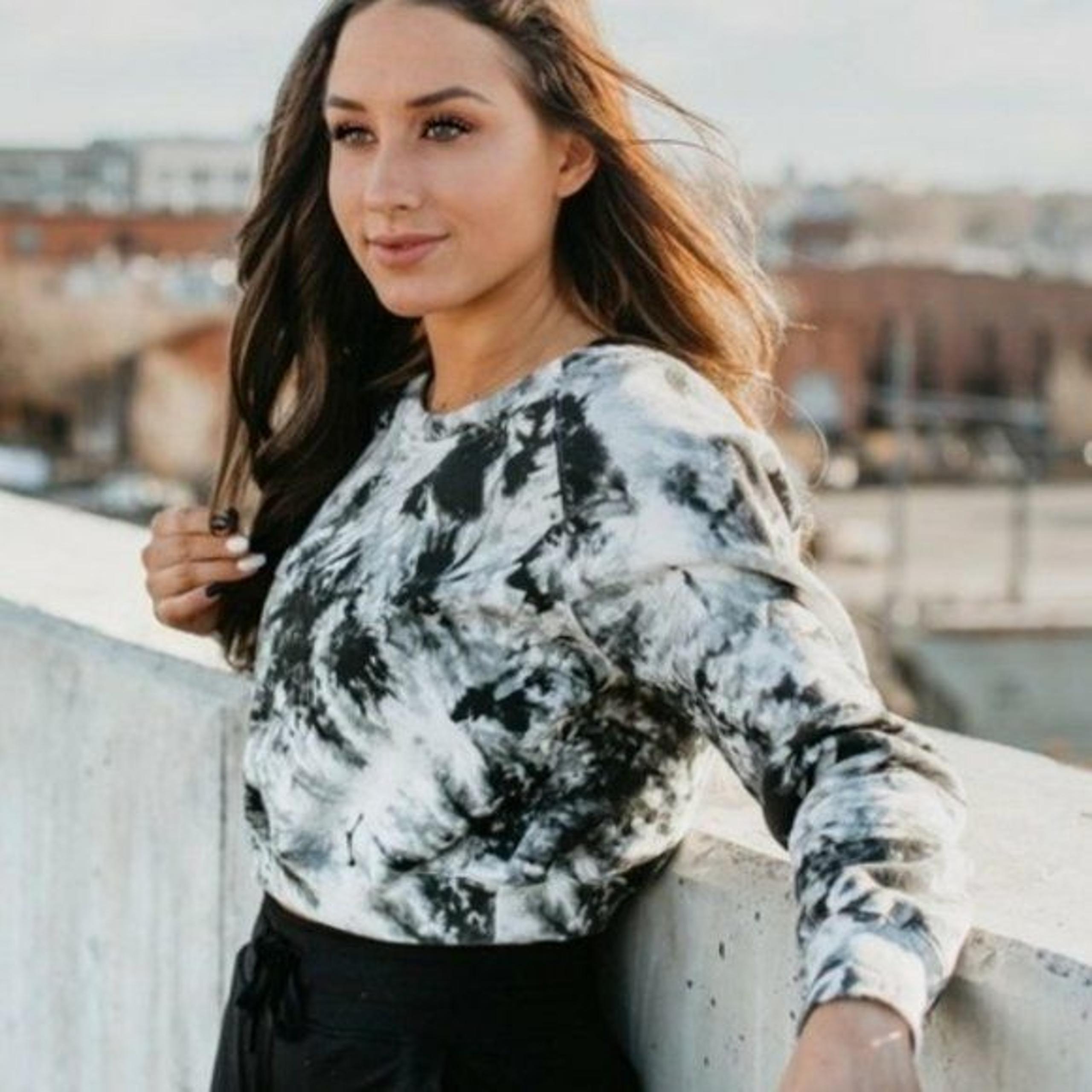Balance Athletica crop sweatshirt
