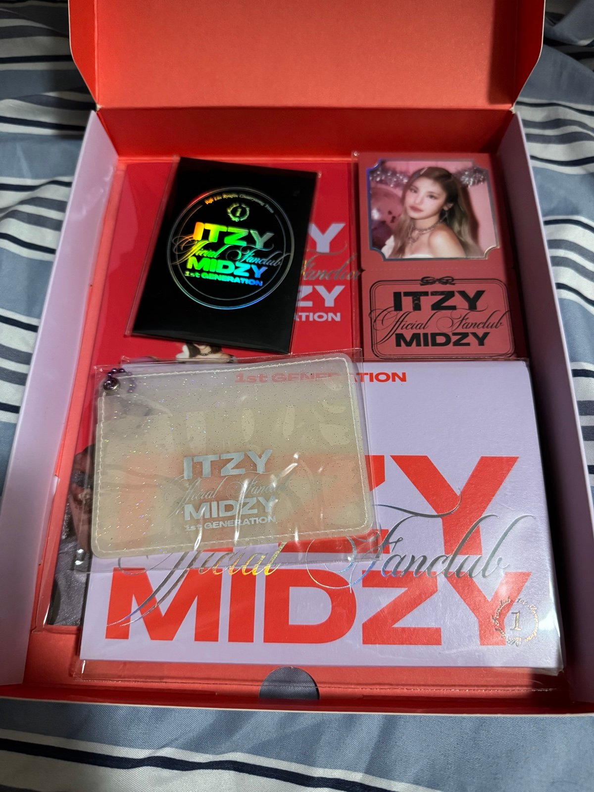 ITZY 1ST OFFICIAL FANCLUB MEMBERSHIP KIT