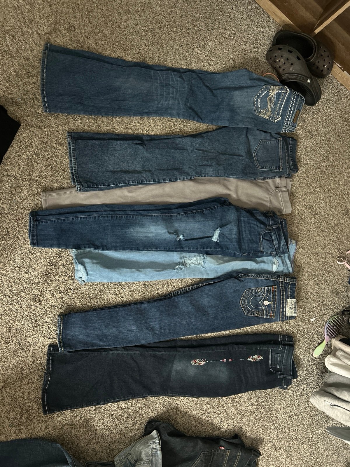 Bundle ofWomen’s jeans various sizes from 26-0