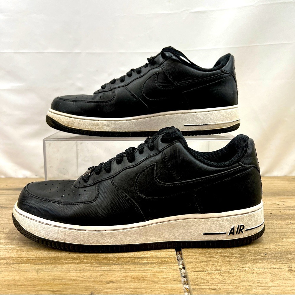 Nike Air Force 1 07 Low Black White Black Sneakers Mens Size 10.5