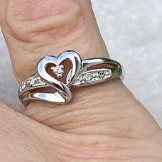 Solid 10k white gold genuine diamond heart ring sz 6.75 Kay Jewelers