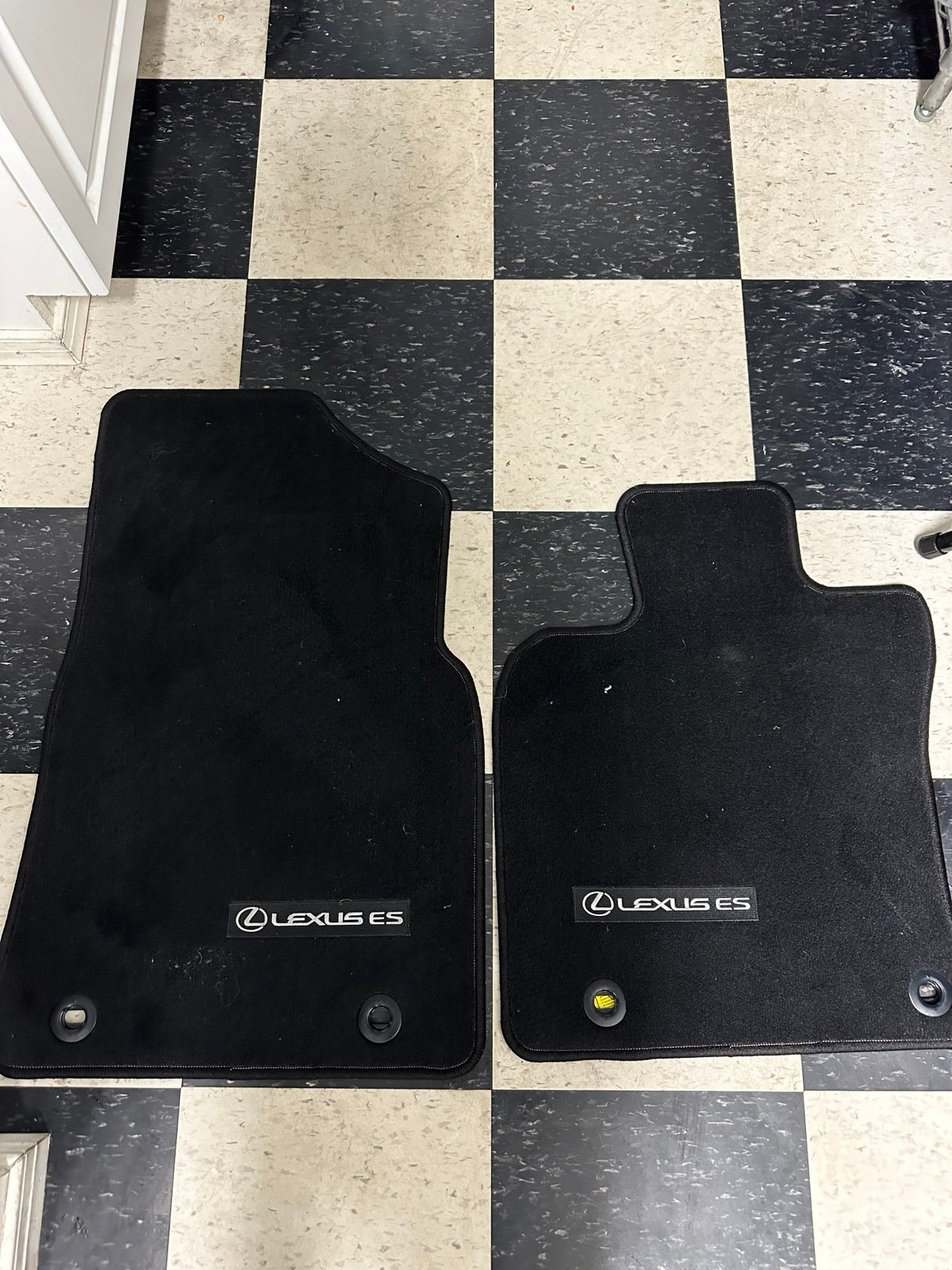 Lexus 2020 ES350 Front driver and passenger matts